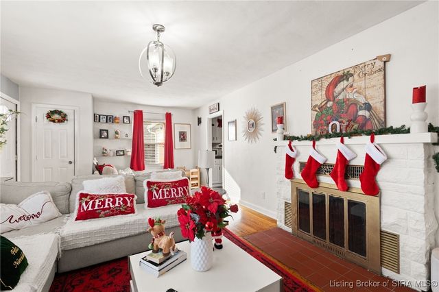 542 Kay Avenue, Sellersburg, IN 47172