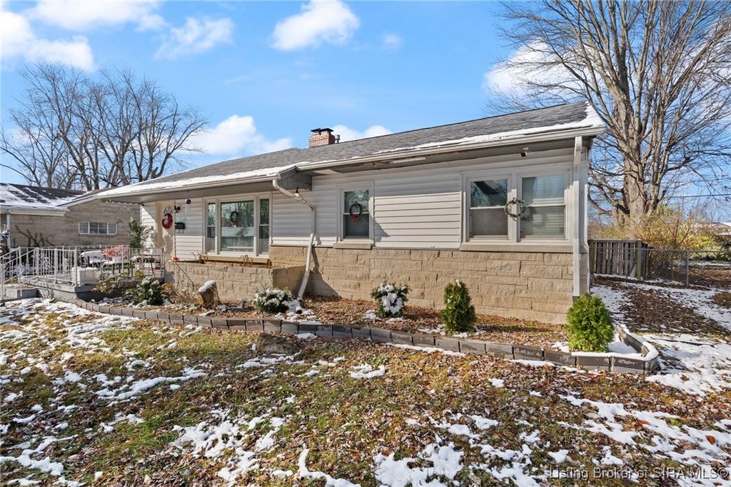 542 Kay Avenue, Sellersburg, IN 47172
