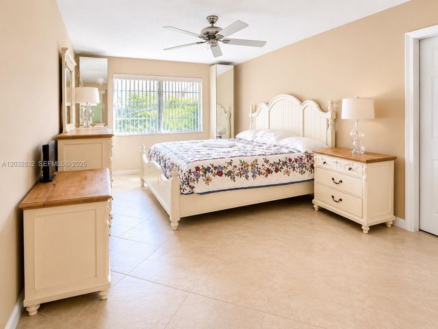 1042 N Dr A A, Delray Beach, FL 33445