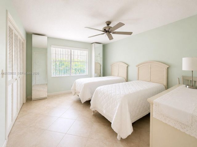1042 N Dr A A, Delray Beach, FL 33445