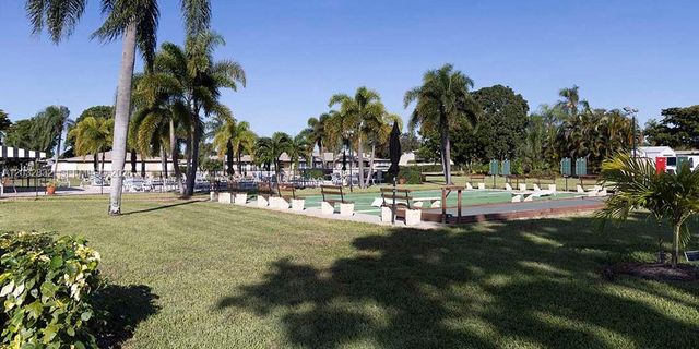 1042 N Dr A A, Delray Beach, FL 33445