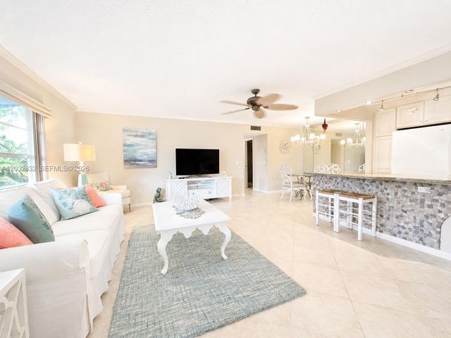 1042 N Dr A A, Delray Beach, FL 33445