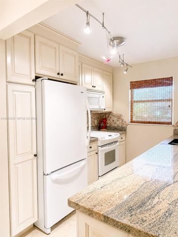 1042 N Dr A A, Delray Beach, FL 33445