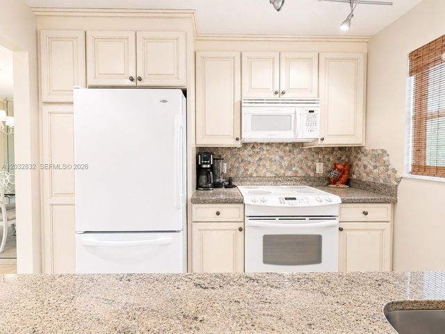 1042 N Dr A A, Delray Beach, FL 33445