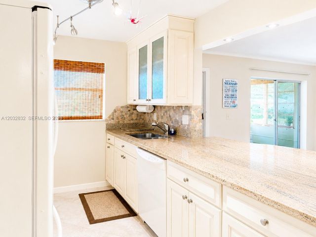 1042 N Dr A A, Delray Beach, FL 33445