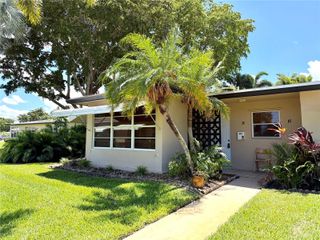 1042 N Dr A A, Delray Beach, FL 33445