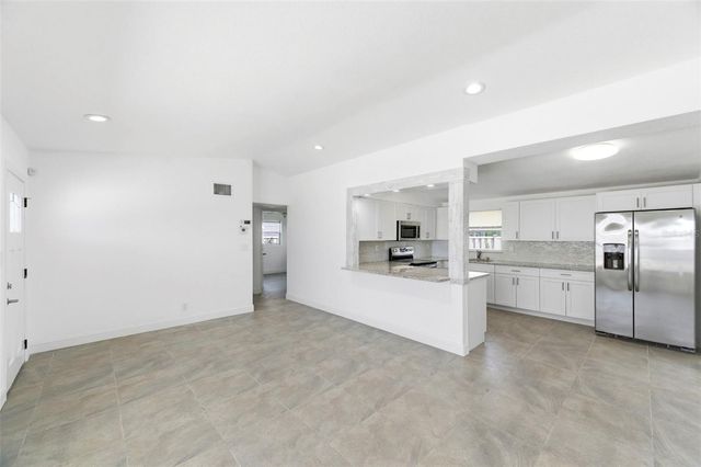 3325 W SHELL POINT ROAD, Ruskin, FL 33570