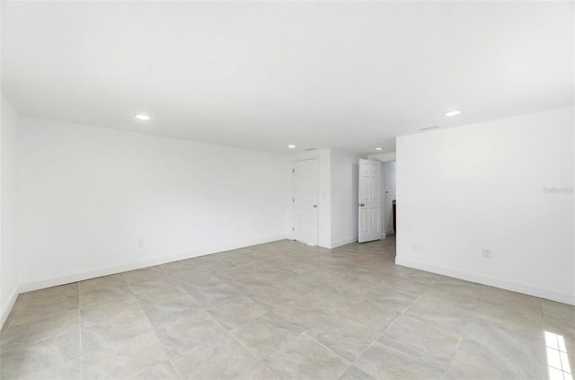 3325 W SHELL POINT ROAD, Ruskin, FL 33570