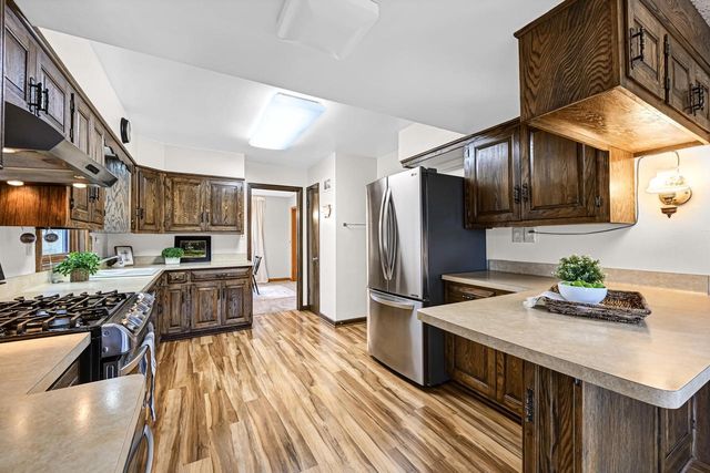 2471 N 80th STREET, Wauwatosa, WI 53213