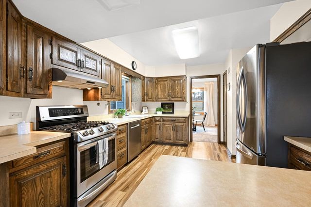 2471 N 80th STREET, Wauwatosa, WI 53213