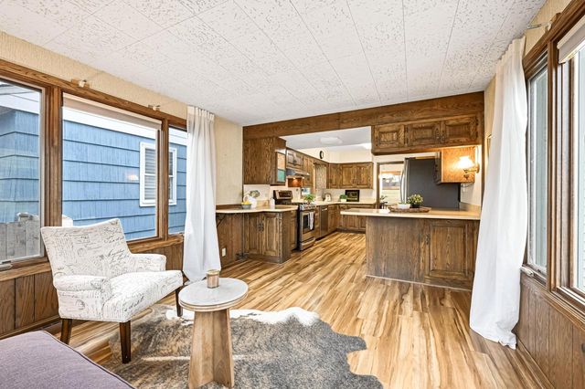 2471 N 80th STREET, Wauwatosa, WI 53213