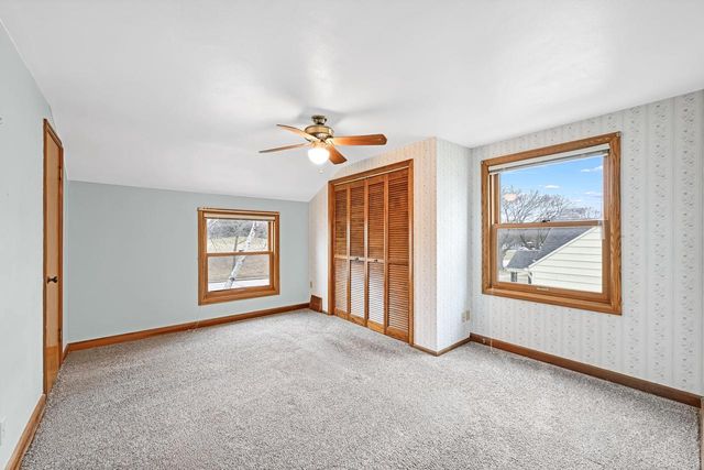 2471 N 80th STREET, Wauwatosa, WI 53213