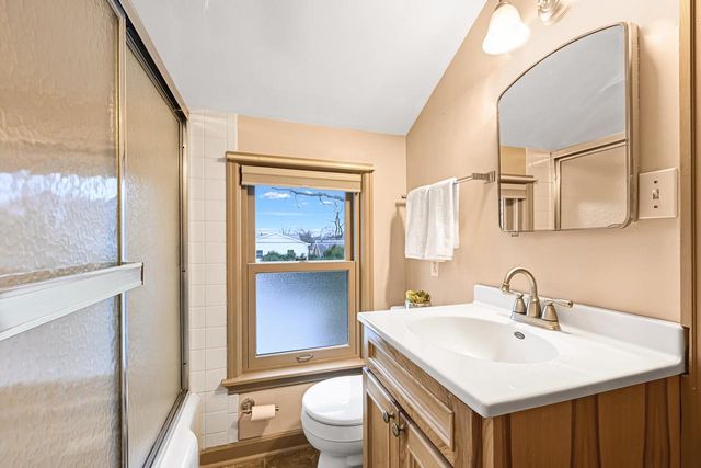 2471 N 80th STREET, Wauwatosa, WI 53213