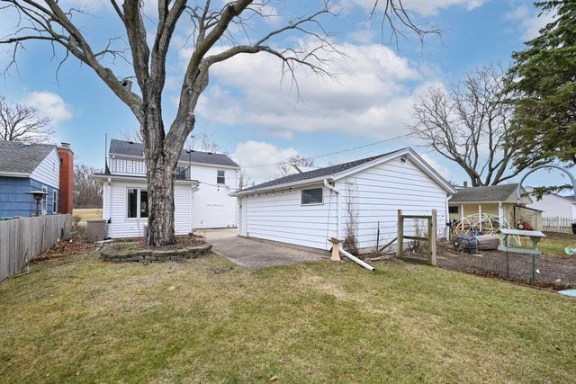 2471 N 80th STREET, Wauwatosa, WI 53213