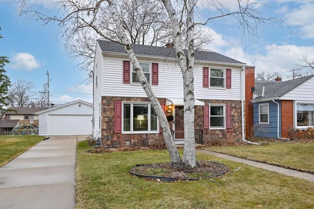 2471 N 80th STREET, Wauwatosa, WI 53213