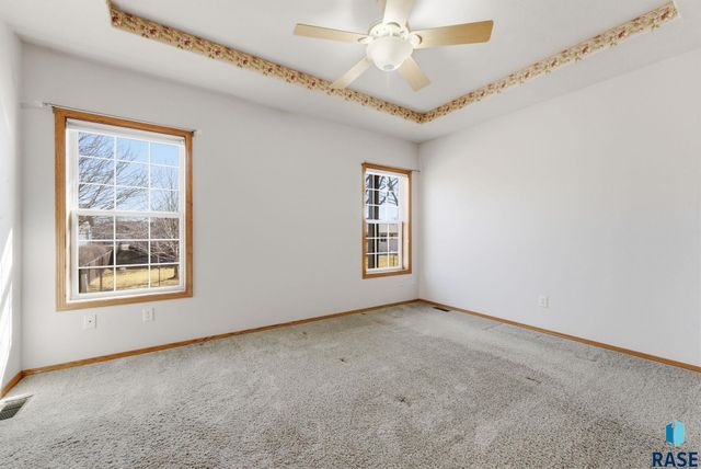 3400 S Alpine Ave Avenue, Sioux Falls, SD 57110