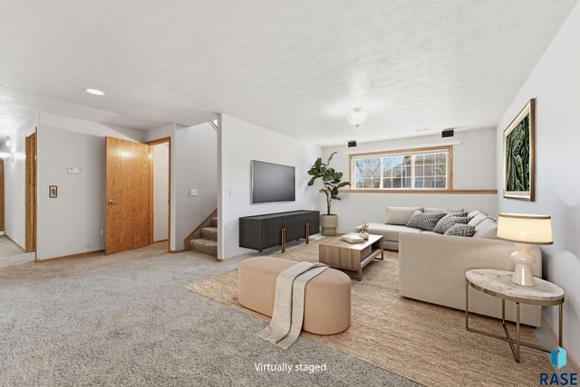 3400 S Alpine Ave Avenue, Sioux Falls, SD 57110