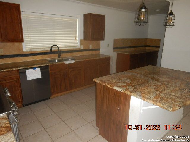 2932 Candleberry Dr, Schertz, TX 78154