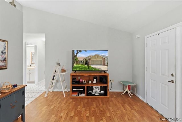 6130 N Whispering Oak Loop, Beverly Hills, FL 34465