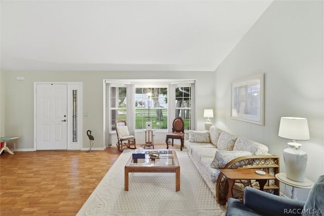 6130 N Whispering Oak Loop, Beverly Hills, FL 34465
