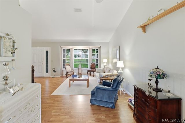 6130 N Whispering Oak Loop, Beverly Hills, FL 34465