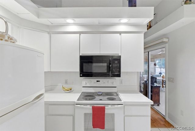 6130 N Whispering Oak Loop, Beverly Hills, FL 34465