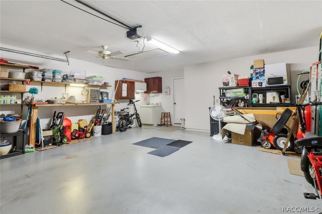 6130 N Whispering Oak Loop, Beverly Hills, FL 34465