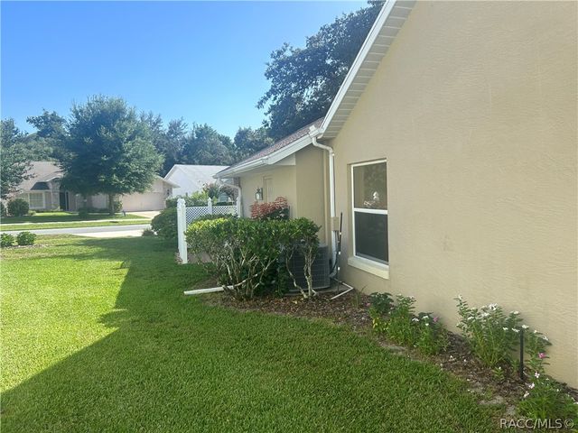 6130 N Whispering Oak Loop, Beverly Hills, FL 34465
