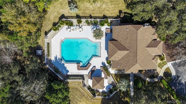 6130 N Whispering Oak Loop, Beverly Hills, FL 34465