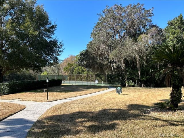 6130 N Whispering Oak Loop, Beverly Hills, FL 34465