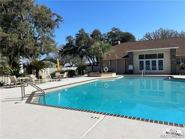 6130 N Whispering Oak Loop, Beverly Hills, FL 34465