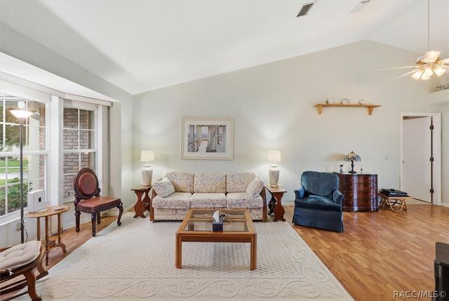 6130 N Whispering Oak Loop, Beverly Hills, FL 34465