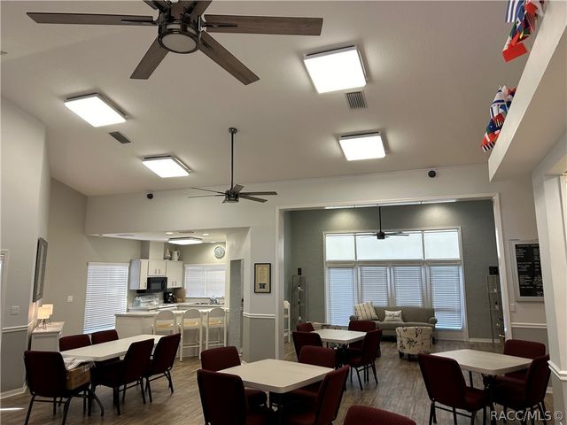 6130 N Whispering Oak Loop, Beverly Hills, FL 34465