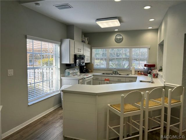 6130 N Whispering Oak Loop, Beverly Hills, FL 34465