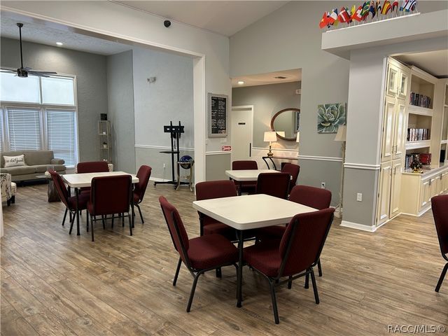 6130 N Whispering Oak Loop, Beverly Hills, FL 34465
