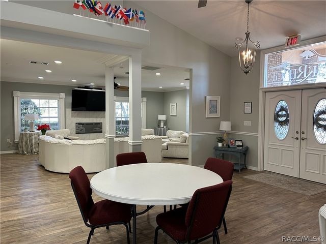 6130 N Whispering Oak Loop, Beverly Hills, FL 34465