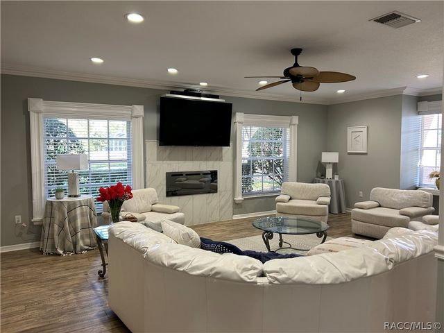 6130 N Whispering Oak Loop, Beverly Hills, FL 34465