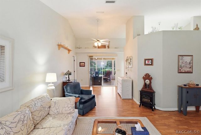 6130 N Whispering Oak Loop, Beverly Hills, FL 34465
