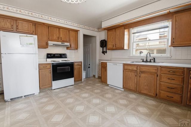 211 Dittmer Ave, Pueblo, CO 81004