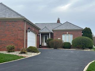 100 St Andrews Drive, Schererville, IN 46375