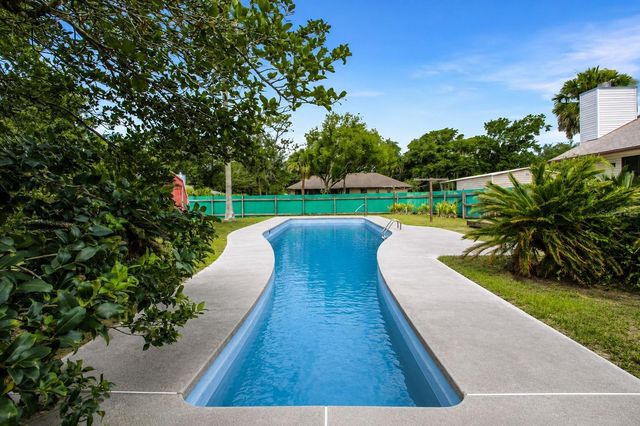 3020 DIVISION STREET, Oviedo, FL 32765