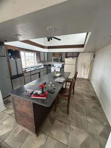 4701 S State Road 1, Redkey, IN 47373