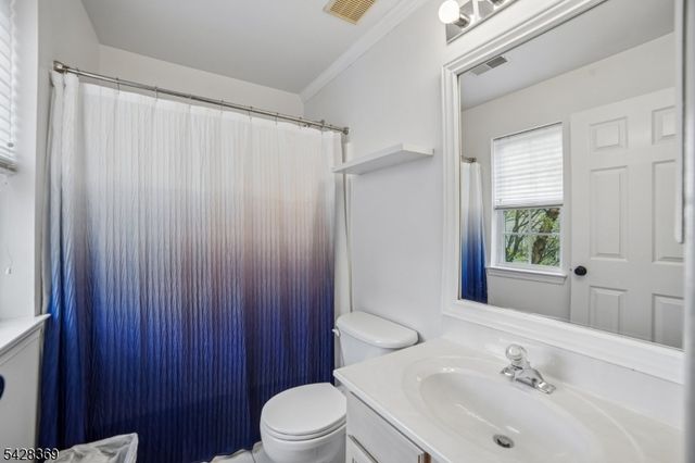 116 Wallace Ct, Green Brook Twp., NJ 08812