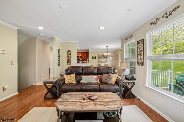 116 Wallace Ct, Green Brook Twp., NJ 08812