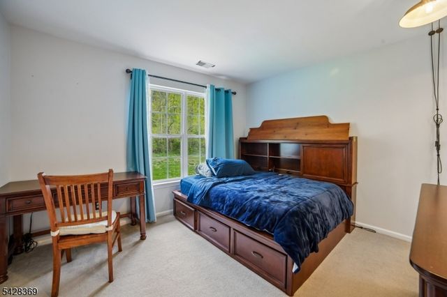 116 Wallace Ct, Green Brook Twp., NJ 08812