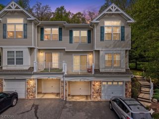 116 Wallace Ct, Green Brook Twp., NJ 08812