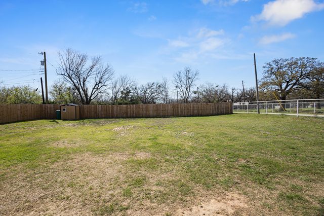 200 Walnut Street, Chico, TX 76431