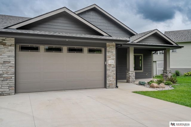 1314 Maple Drive, Blair, NE 68008