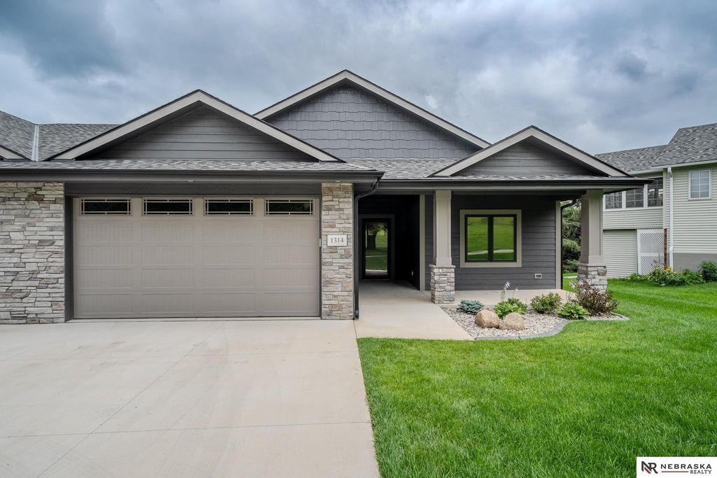 1314 Maple Drive, Blair, NE 68008