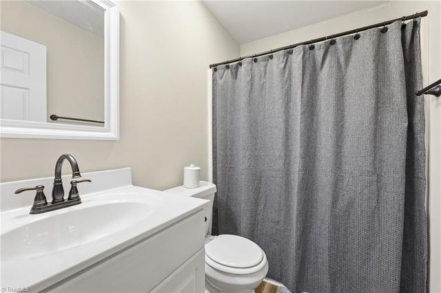 4245 Majestic Oaks Drive, Randleman, NC 27317